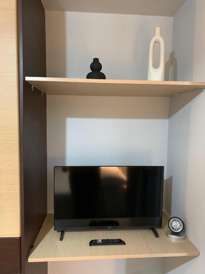 Hommie Apartment Amaliada Bagian luar foto