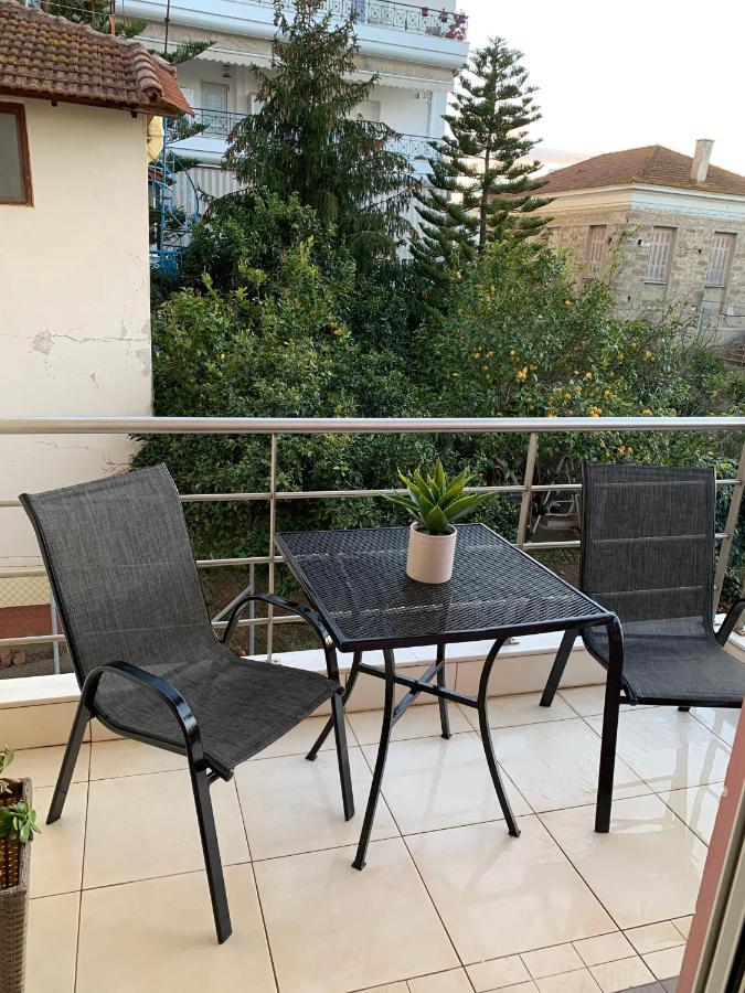 Hommie Apartment Amaliada Bagian luar foto