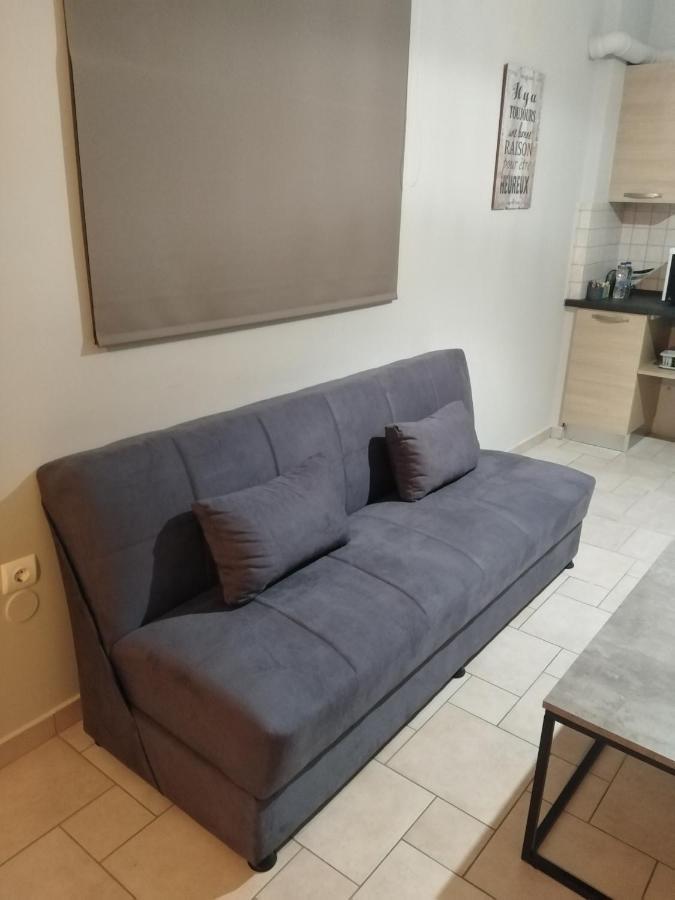 Hommie Apartment Amaliada Bagian luar foto