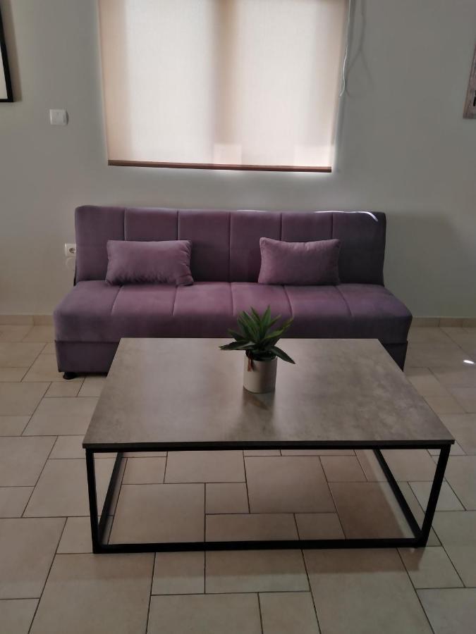 Hommie Apartment Amaliada Bagian luar foto